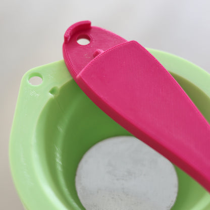 Clip-on Glaze Spatula for use with Mini Sieves